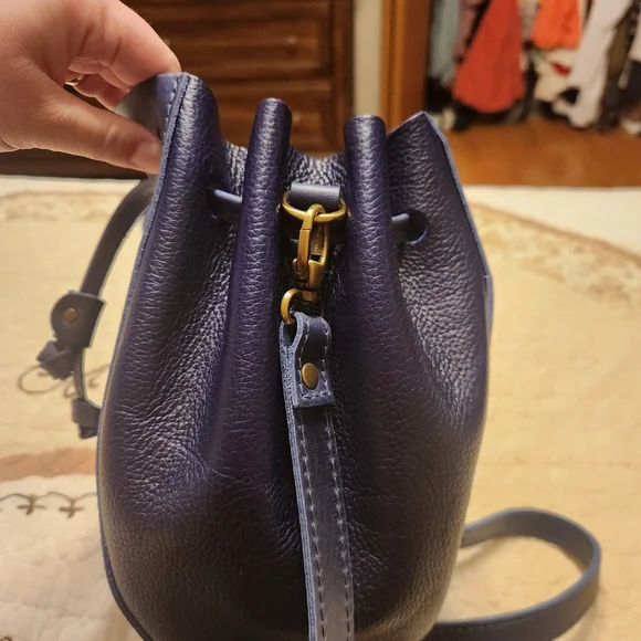 Portland Leather Goods- Nest Bucket Bag - Picture 3 of 5